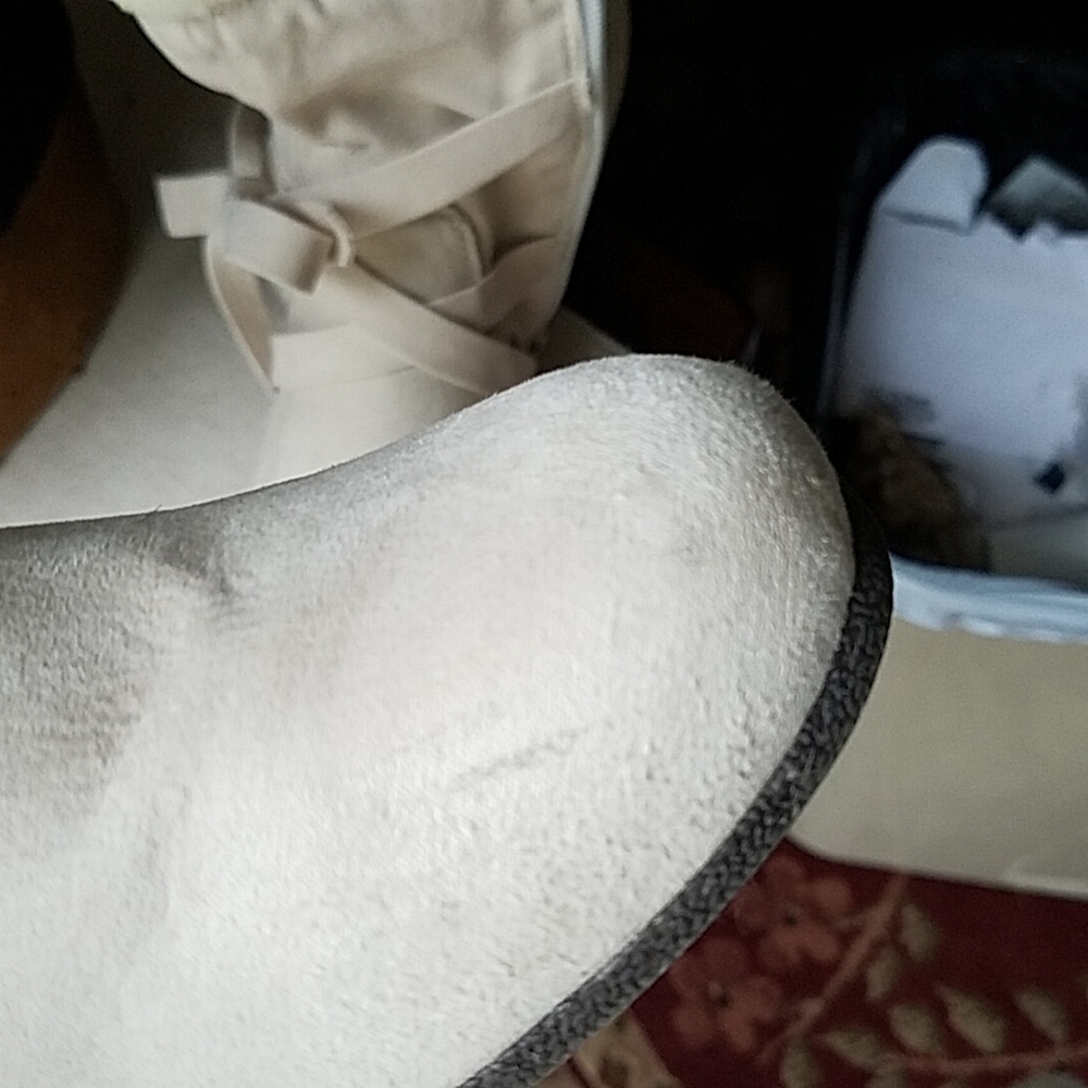 Off-white Suede booties. - Picture 11 of 12